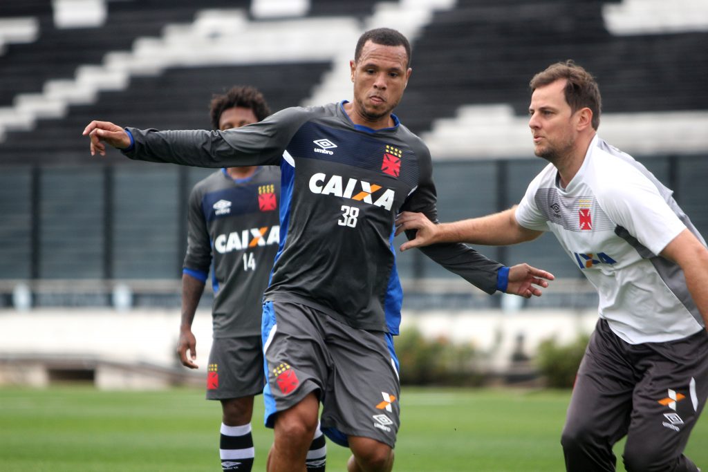 Milton confirma volta de Luis Fabiano e vai relacionar Anderson Martins no Vasco